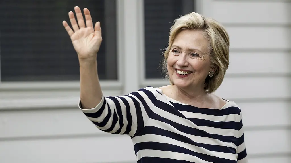 2015-07-25T232334Z-928088794-GF10000169849-RTRMADP-3-USA-ELECTION-CLINTON-JPG8873609673298114159