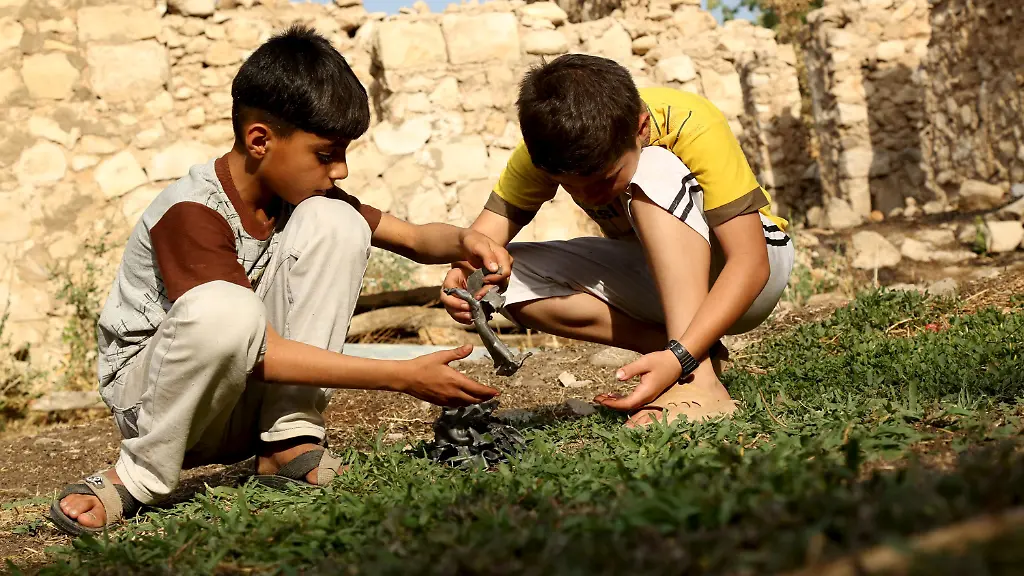 2015-07-29T212511Z-193472215-GF20000008257-RTRMADP-3-MIDEAST-CRISIS-TURKEY-JPG2698246785198278772