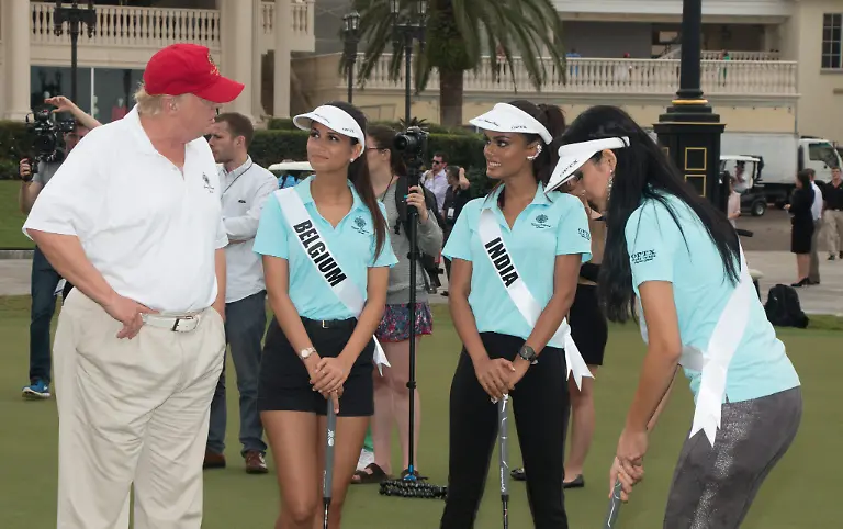 DonaldmitGolfMaedels