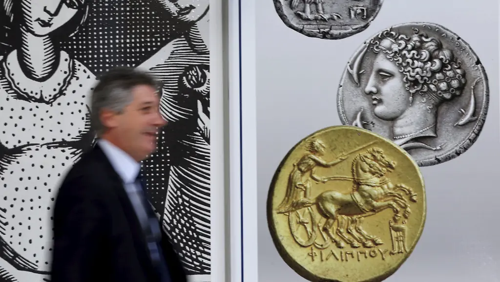 2015-07-13T093656Z-1694546996-GF10000157749-RTRMADP-3-EUROZONE-GREECE-JPG647851344341130876