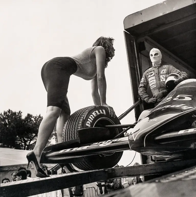 pirelli-1986-05-helmut-newton