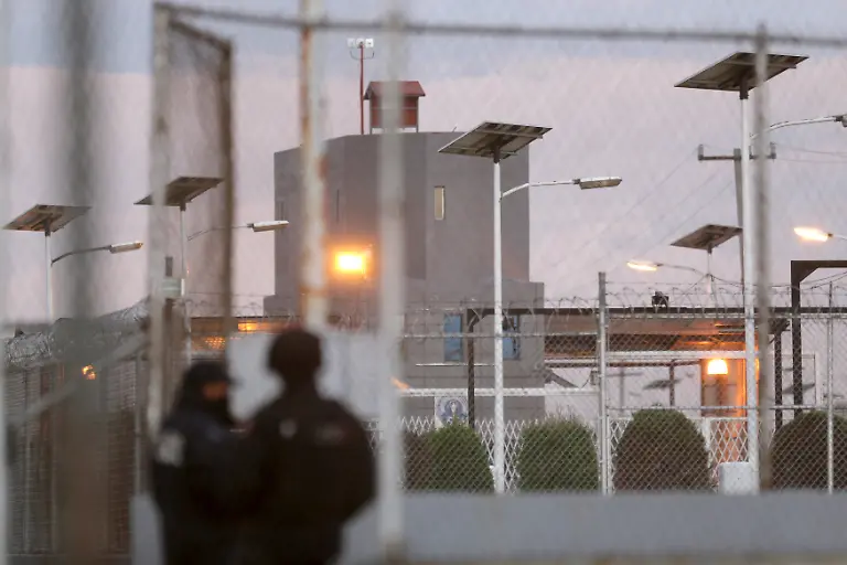 2015-07-12T140035Z-1720836787-GF10000156917-RTRMADP-3-MEXICO-GUZMAN-JPG8092530615573937786