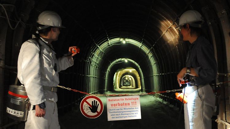 Ein abgesperrter Stollenbereich im Bergwerk Asse.