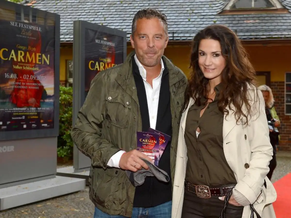 Patrick-Graf-von-Faber-Castell-und-seine-Frau-Mariella-Ahrens-Graefin-von-Faber-Castell-2012-in-Berlin