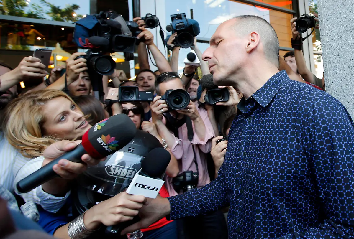 2015-07-06T125642Z-164963102-LR2EB760ZY7MK-RTRMADP-3-EUROZONE-GREECE-JPG525760748650777465