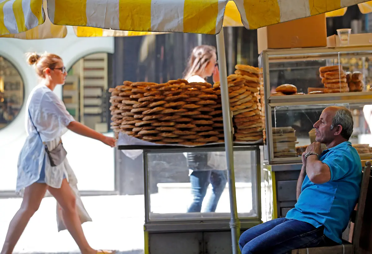 2015-07-06T160611Z-262143670-LR2EB7618Q0WS-RTRMADP-3-EUROZONE-GREECE-JPG168597311358093668