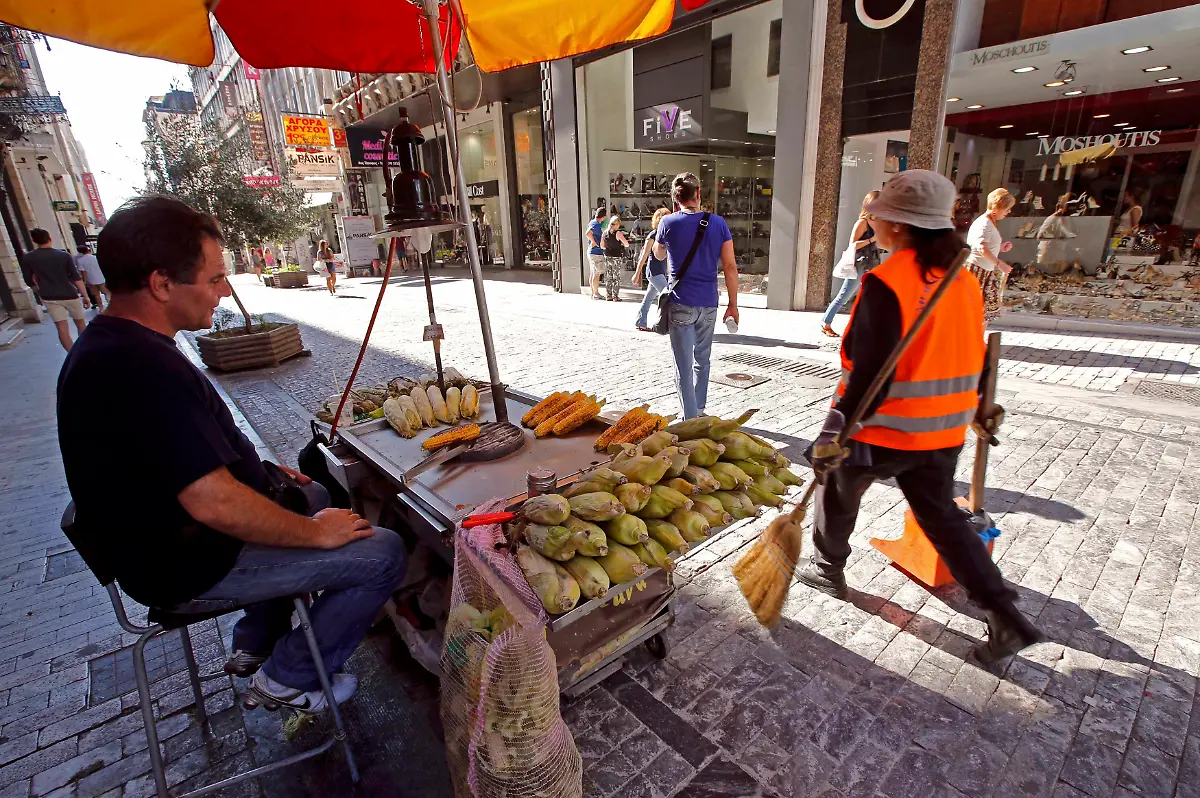 2015-07-06T160543Z-907344676-LR2EB7618P8WQ-RTRMADP-3-EUROZONE-GREECE-JPG8746599439719118488