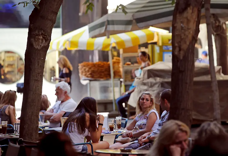 2015-07-06T160641Z-1290247938-LR2EB7618QUWU-RTRMADP-3-EUROZONE-GREECE-JPG3938158646628233227