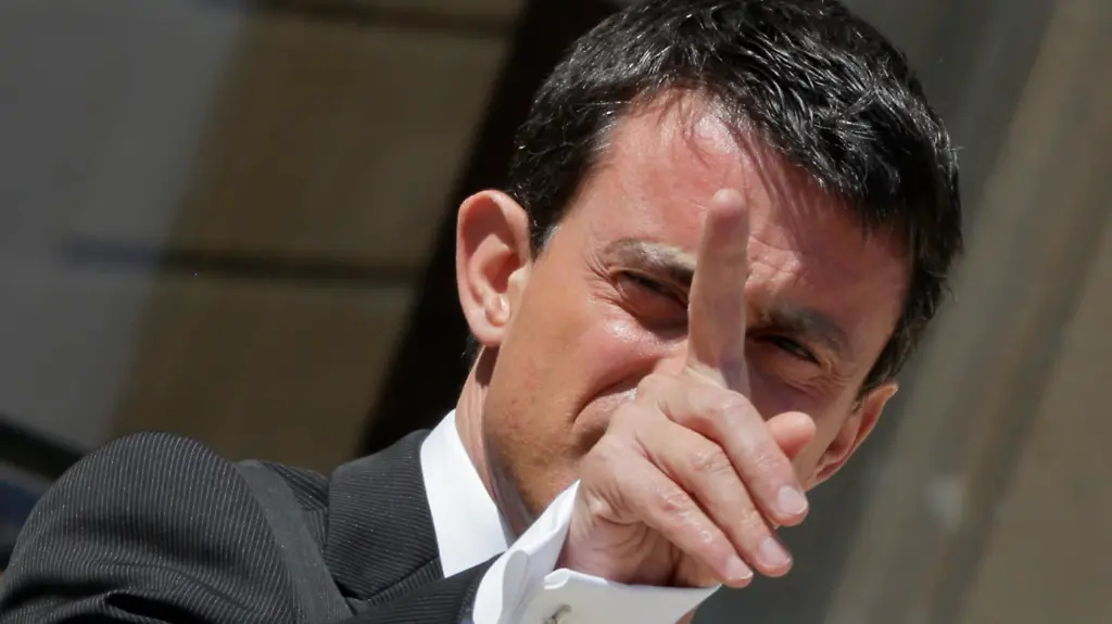 2015-07-01T102426Z-989399781-PM1EB710Y7A01-RTRMADP-3-FRANCE-POLITICS-JPG2458207843403174135