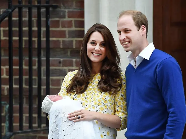 Prinz-George-mit-seiner-kleinen-Schwester