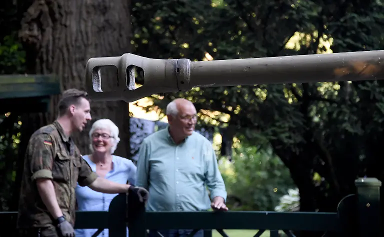 3qd80335-jpg2717535865767143788