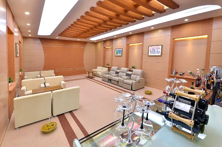 2015-07-01T162518Z-797810986-GF10000145751-RTRMADP-3-NORTHKOREA-AIRPORT-JPG8317315316272528640