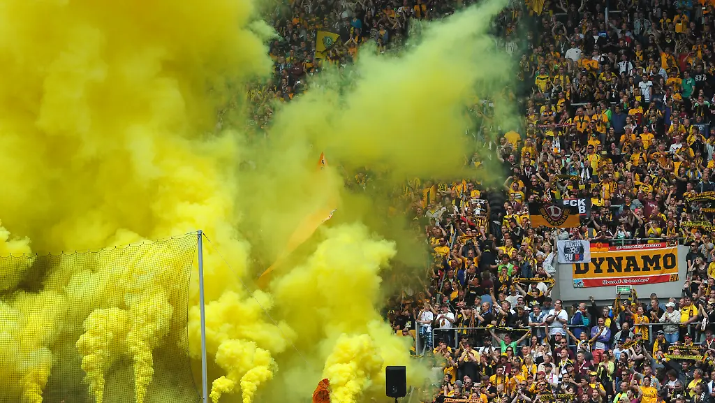 fussball-Dresden-rauch