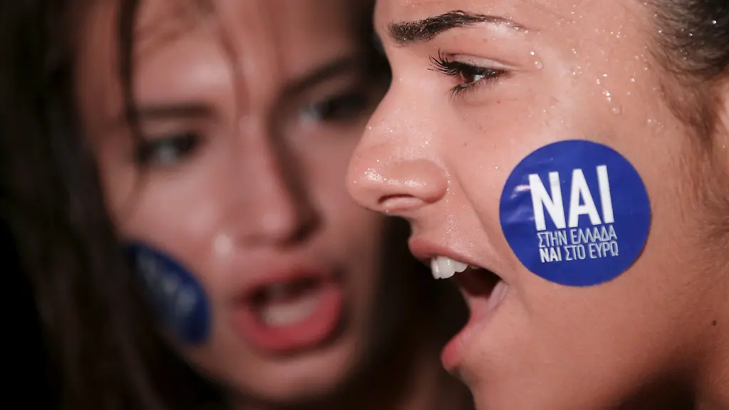 2015-06-30T192211Z-1174338435-GF10000144912-RTRMADP-3-EUROZONE-GREECE-JPG3302865671193717829