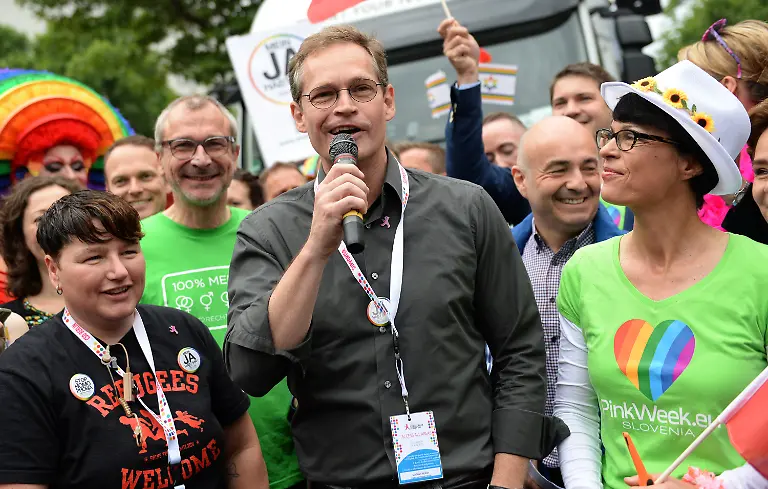 3q931255-jpg8536510284830119166