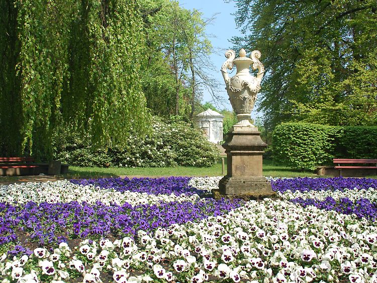 Der Tempelgarten wurde in der ersten Hälfte des 18. Jahrhunderts für Friedrich den Großen angelegt, der in seiner Zeit als Kronprinz in Neuruppin lebte.