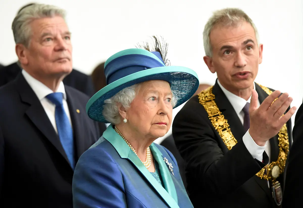 2015-06-25T105717Z-460320937-LR2EB6P0UF6IT-RTRMADP-3-GERMANY-ROYALS-JPG8205366839590873254