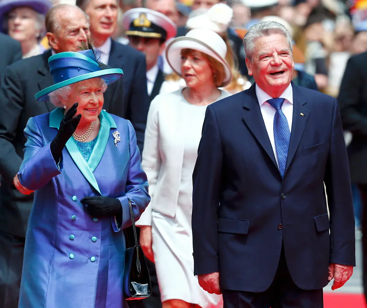 2015-06-25T110509Z-1401503868-LR2EB6P0USAJ1-RTRMADP-3-GERMANY-ROYALS-JPG7855133382195524717