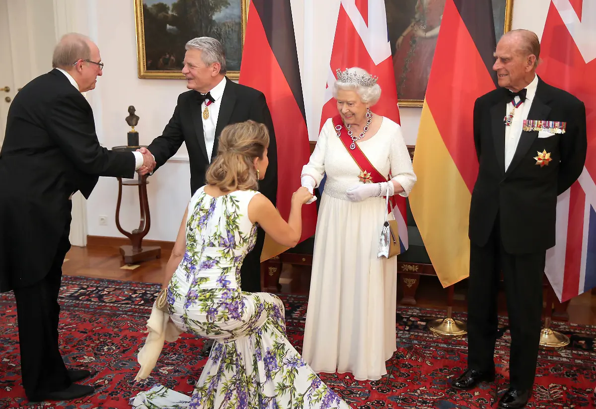 2015-06-24T192441Z-1486221858-LR2EB6O1HWSG4-RTRMADP-3-GERMANY-ROYALS-JPG2755859738750545049
