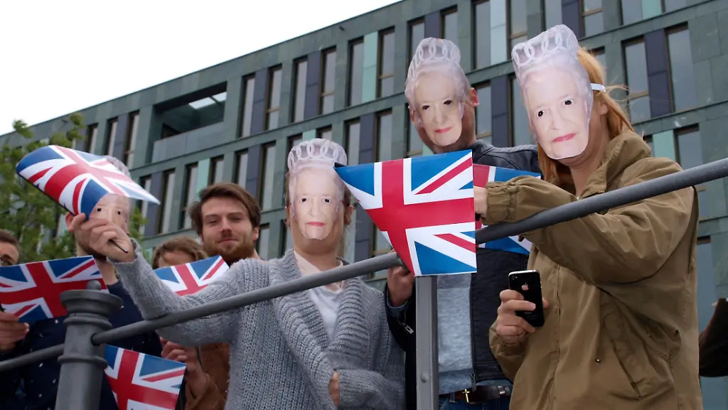 328DB000F37AC227-jpg7720581063506731786