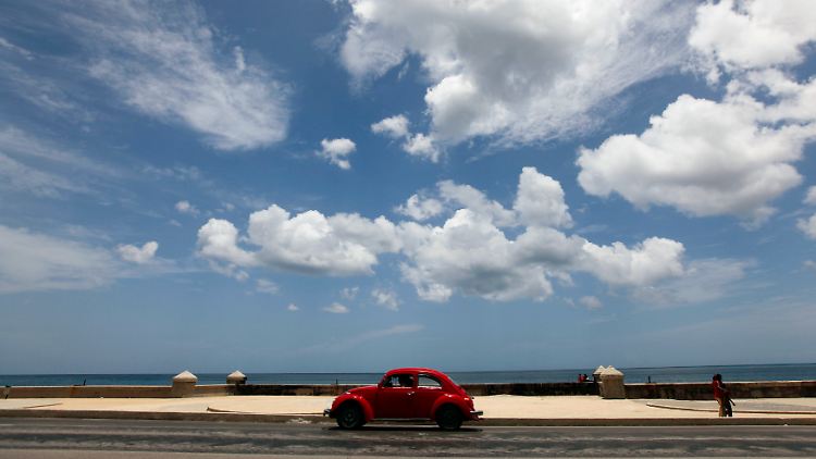 Für viele schlicht "Das Auto" aus Deutschland: Ein VW Käfer in Havana.