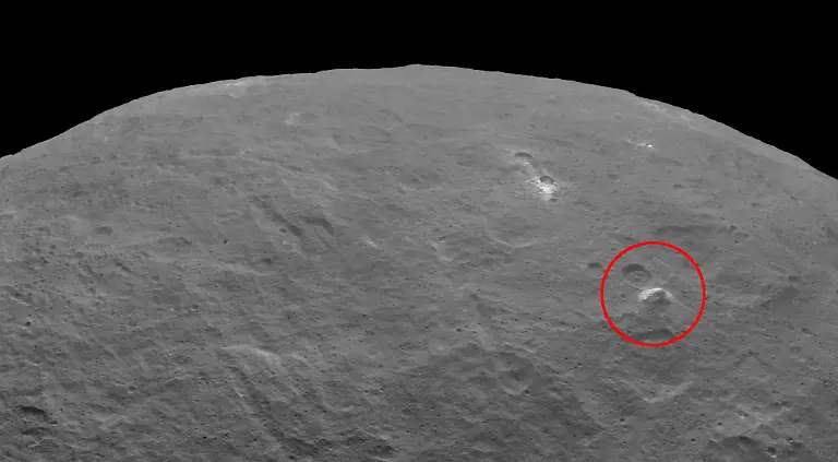 Ceres-Pyramide-mit-rt-Kreis