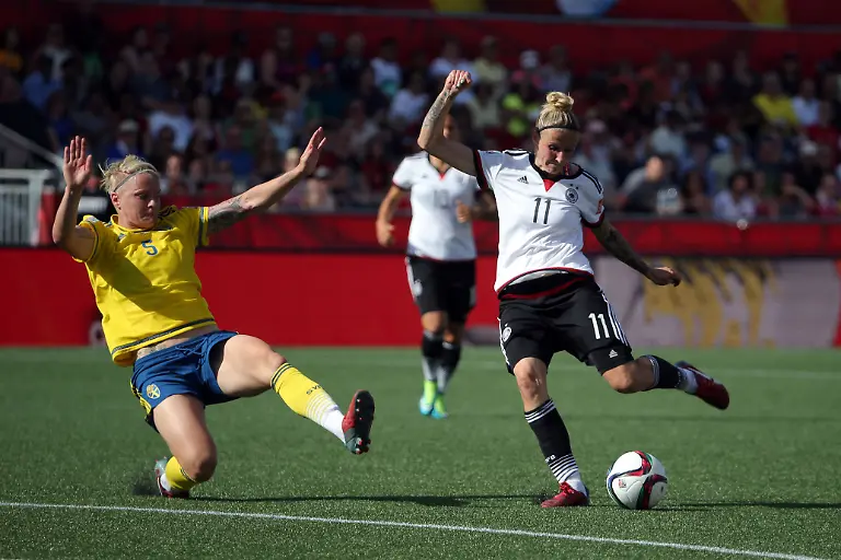 2015-06-20T211635Z-974233837-NOCID-RTRMADP-3-SOCCER-WOMEN-S-WORLD-CUP-GERMANY-AT-SWEDEN-JPG9185350319906244927