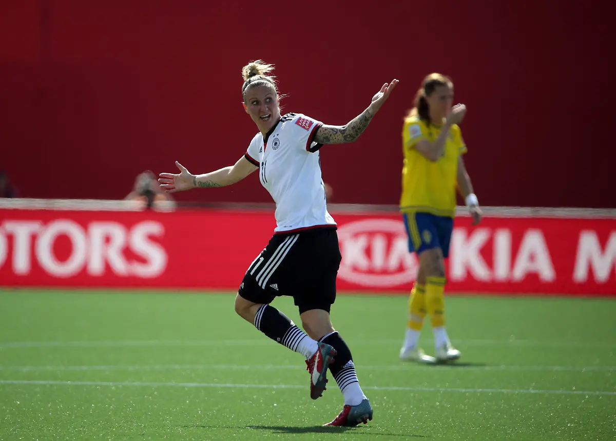 2015-06-20T202920Z-461920018-NOCID-RTRMADP-3-SOCCER-WOMEN-S-WORLD-CUP-GERMANY-AT-SWEDEN-JPG1755741655418989245