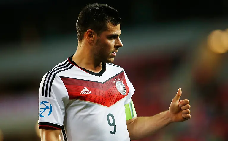 2015-06-20T210250Z-77835770-MT1ACI13822130-RTRMADP-3-SOC-JPG504054837952712214