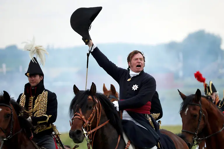 2015-06-19T193151Z-1735008621-LR2EB6J1I8TEP-RTRMADP-3-WATERLOO-ANNIVERSARY-JPG7474159342842371853