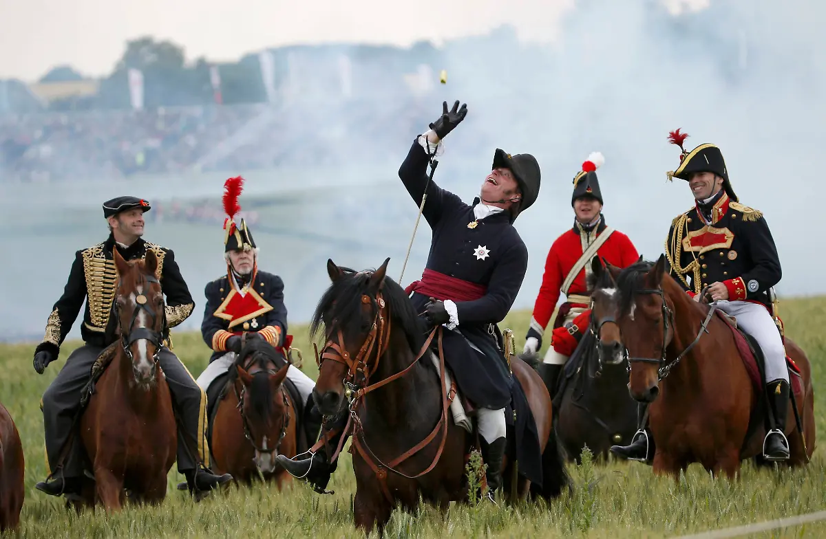 2015-06-19T193743Z-757537104-LR2EB6J1IIKF0-RTRMADP-3-WATERLOO-ANNIVERSARY-JPG6436137325885850149