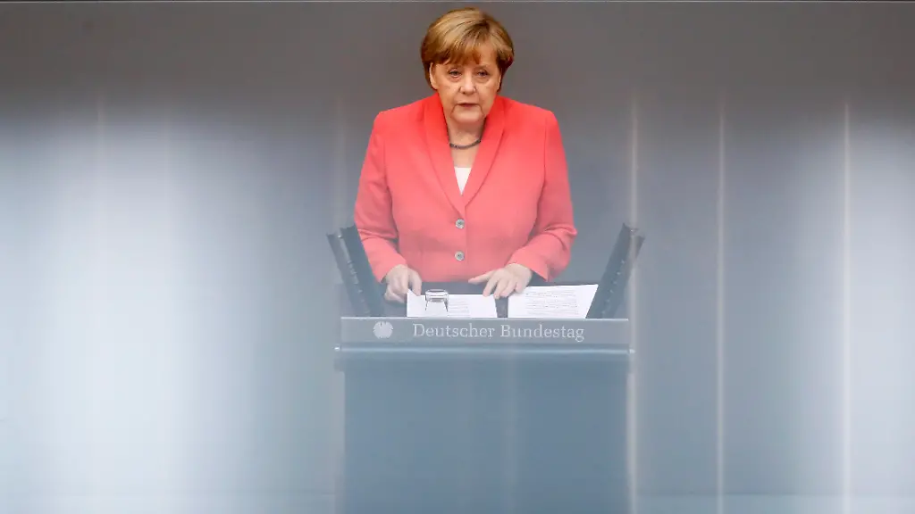 2015-06-18T071815Z-2099445496-LR2EB6I0KA4YT-RTRMADP-3-EUROZONE-GREECE-MERKEL-JPG9037771990965781625