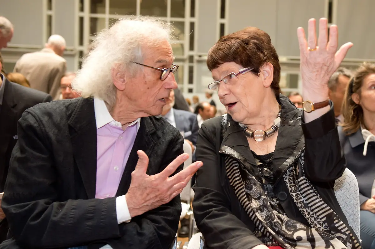 3q250655-jpg3742441383755612949