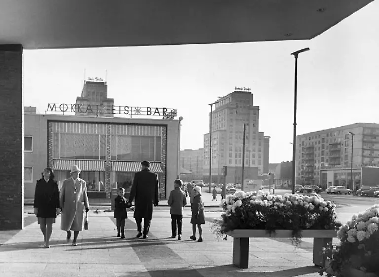 ddrlimited-press-p046-047-1