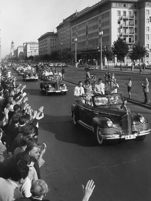 ddrlimited-press-p036-037-1