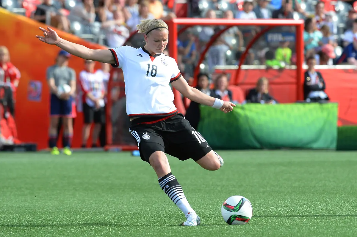 2015-06-07T221525Z-1263694574-NOCID-RTRMADP-3-SOCCER-WOMEN-S-WORLD-CUP-GERMANY-AT-IVORY-COAST-JPG8512257042939104269