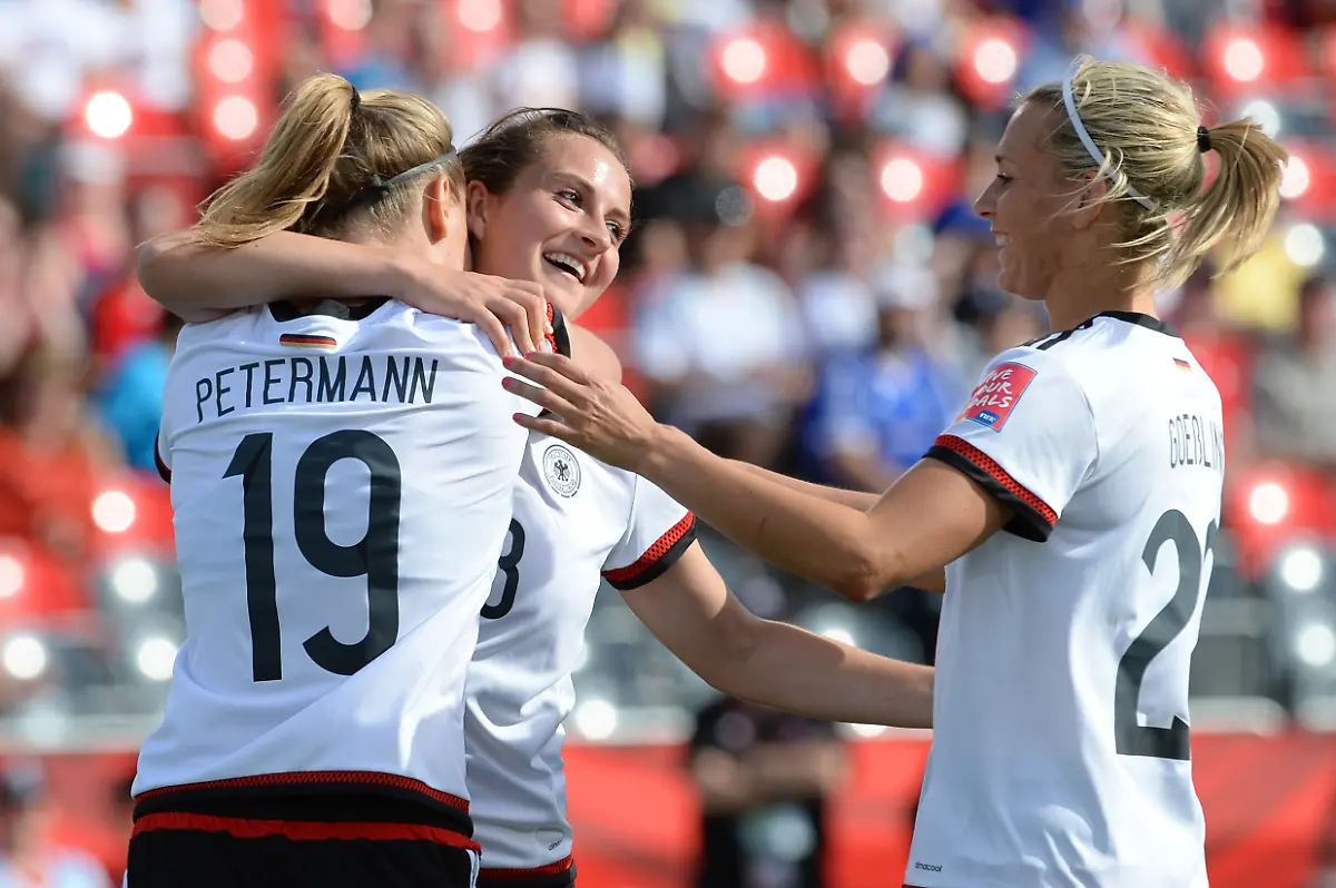 2015-06-07T220400Z-1918616494-NOCID-RTRMADP-3-SOCCER-WOMEN-S-WORLD-CUP-GERMANY-AT-IVORY-COAST-JPG452175325288493052