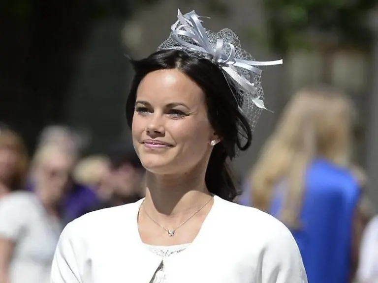 Sofia-Hellqvist-hat-auch-schon-als-Kellnerin-gearbeitet