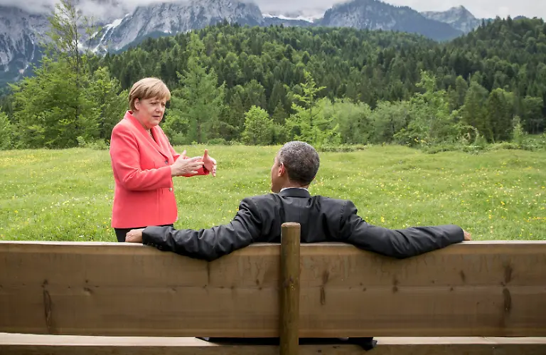 2015-06-08T121502Z-1079723521-LR1EB680Y0RKV-RTRMADP-3-G7-SUMMIT-JPG6992428441441131259