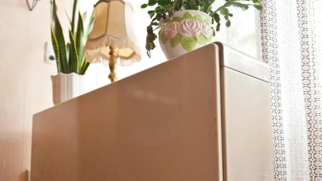 Die-grauen-Kaesten-standen-besonders-in-den-70er-Jahren-in-vielen-Haushalten-Nachtspeicherheizungen-waren-damals-sehr-beliebt-und-galten-als-zukunftsfaehig