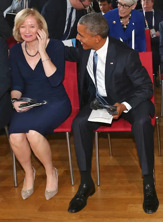 2015-06-07T191602Z-1995141440-LR1EB671HIF8C-RTRMADP-3-G7-SUMMIT-JPG5660192904995717622