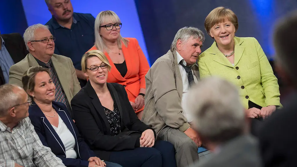 2015-06-01T122628Z-864226605-LR2EB610YJT20-RTRMADP-3-GERMANY-POLITICS-JPG2762753996734272830