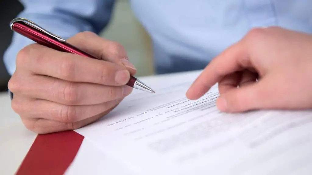 Alternative-zur-Kuendigung-Bevor-Mitarbeiter-einen-Aufhebungsvertrag-unterschreiben-sollten-sie-ihn-gruendlich-pruefen-und-sich-dabei-nicht-unter-Druck-setzen-lassen