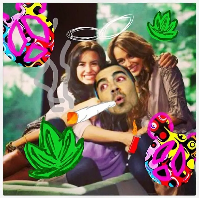 demi-lovato-joe-jonas-miley-cyrus-weed