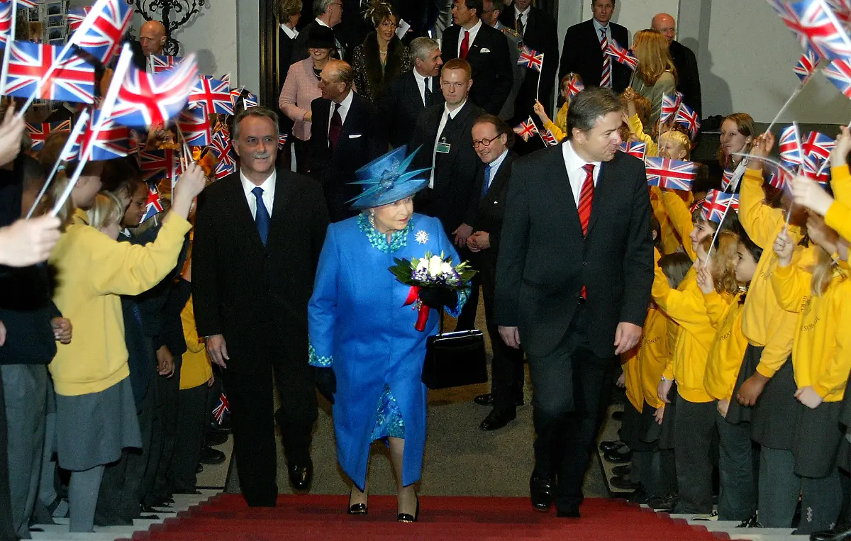 2004-Queen-Wowi-AltesMuseum