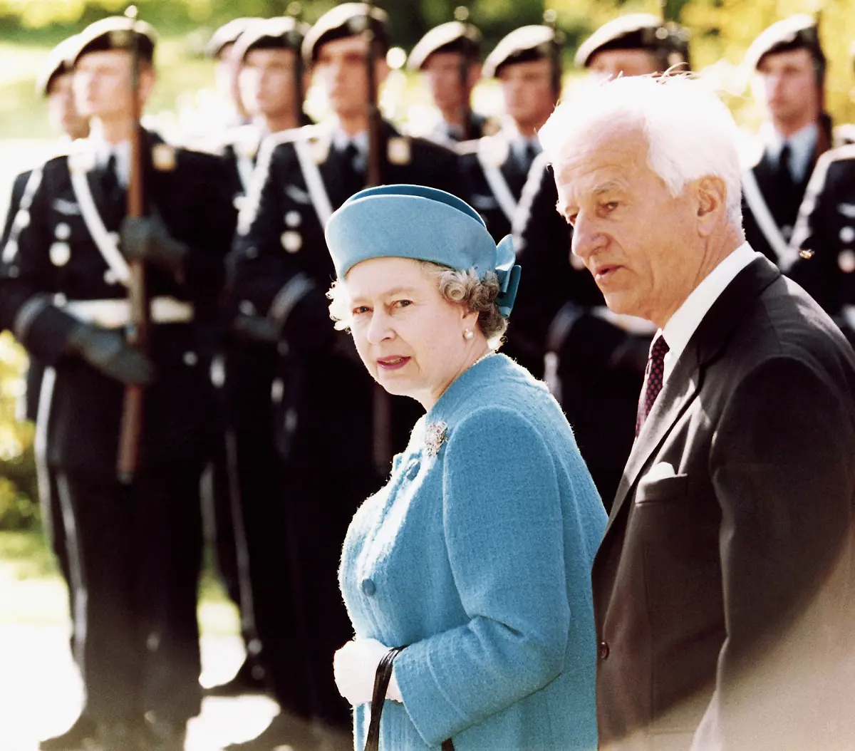 1992-1910-Queen-Weizsaecker-Bonn