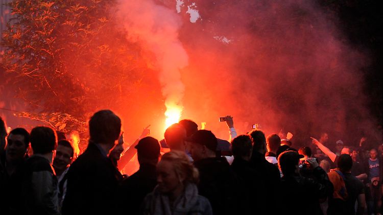 Bei der Facebook-Party in Wuppertal war die Lautstärke nicht das einzige Problem.