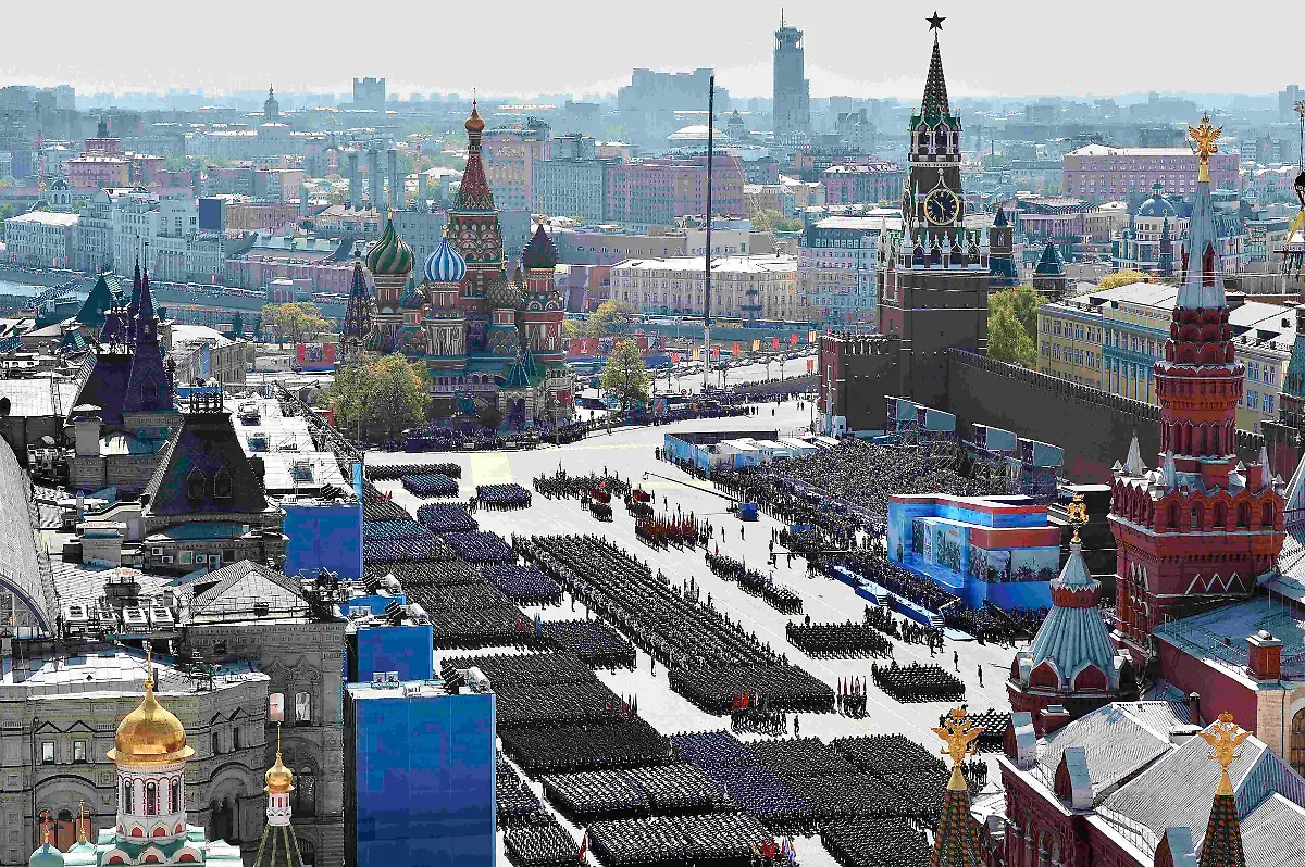 2015-05-09T075450Z-2005073996-LR2EB590LZ3KO-RTRMADP-3-WW2-ANNIVERSARY-RUSSIA-JPG6615898201960202761