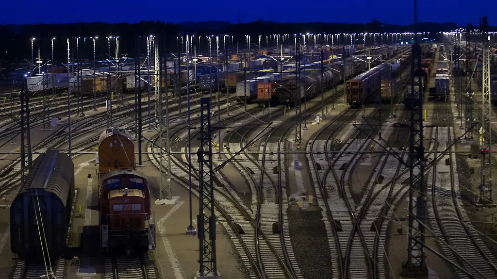 3pa63941-jpg48328996185739835