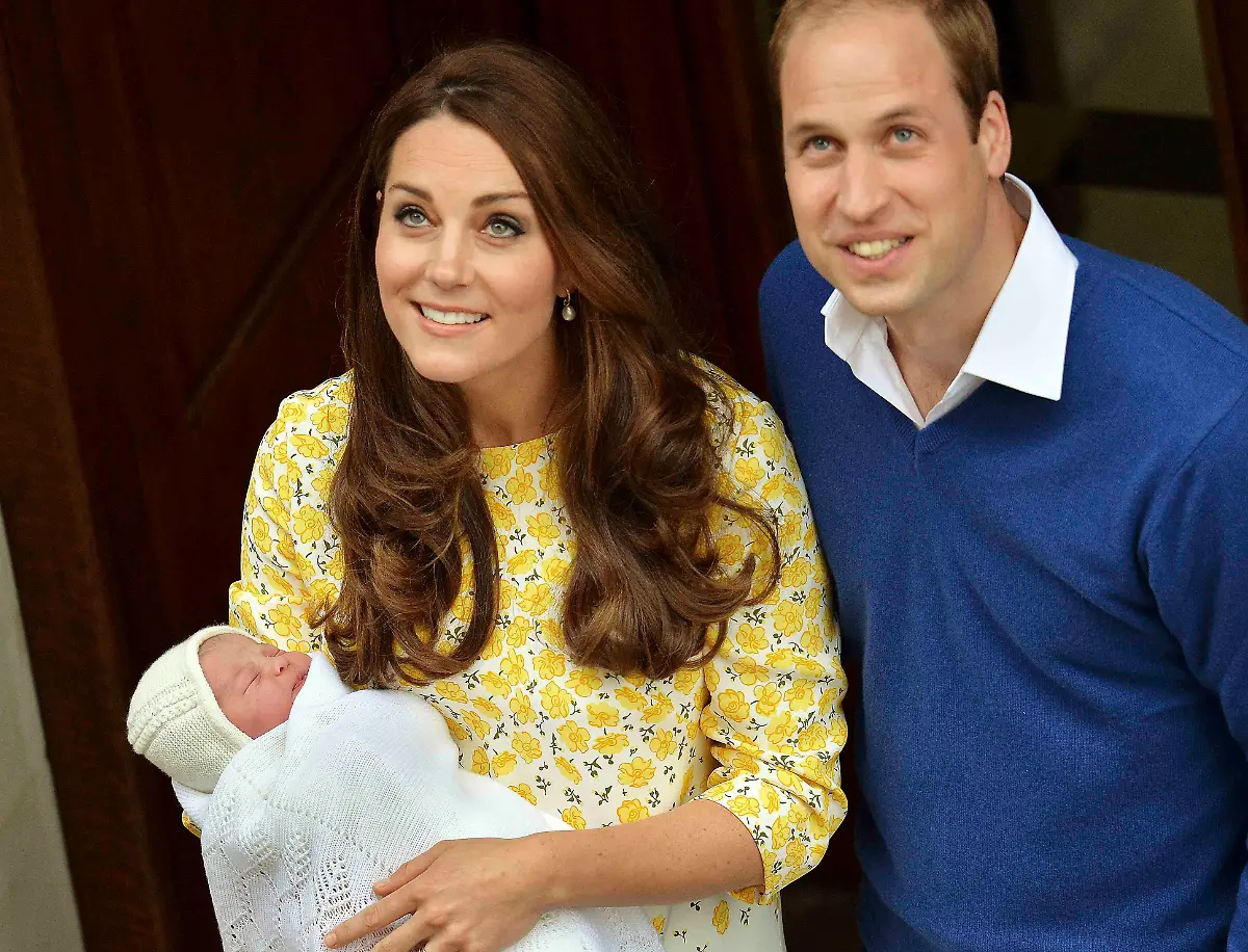 2015-05-02T182534Z-1112743914-LR2EB521F68VI-RTRMADP-3-BRITAIN-ROYALS-KATE-JPG9080401756214700866